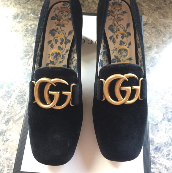 *SOLD* NIB Women's velvet Mid-Heel Pumps
Size 8.5 - Picture 8 of 8